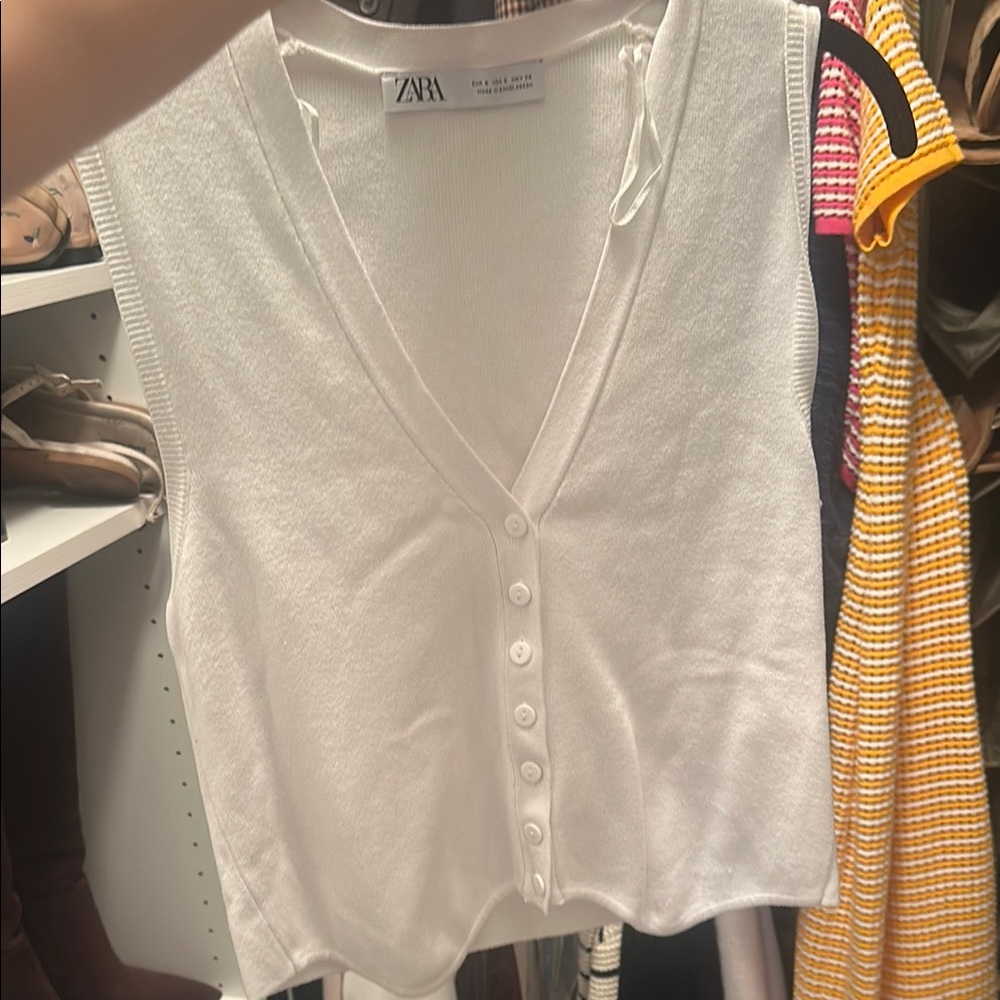 Cream Sleeveless Fitted Button Down Top